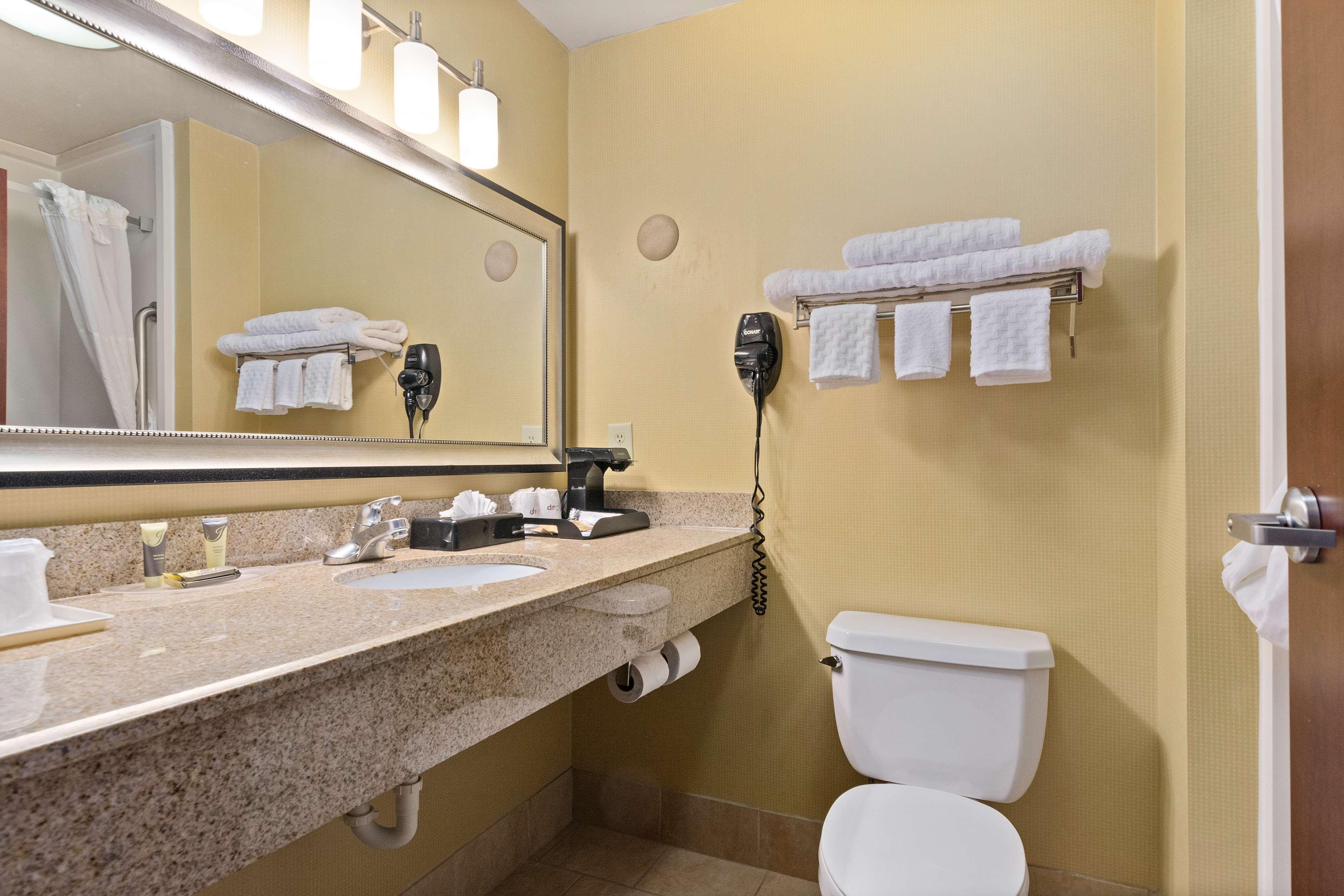 Surestay Plus Hotel By Best Western Portland Route 52 West Luaran gambar